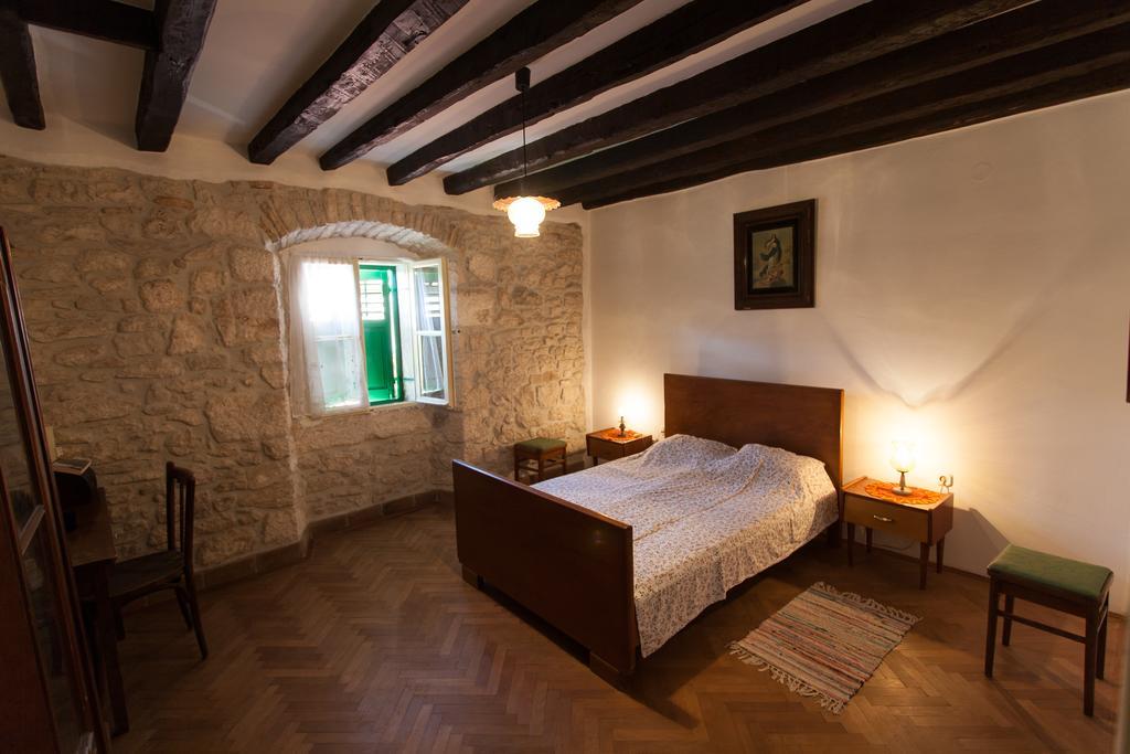 Holiday Home Mihovilovic Premantura Oda fotoğraf