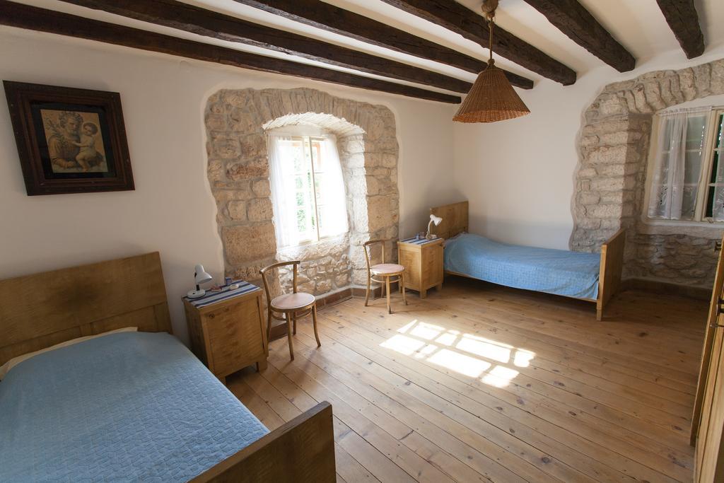 Holiday Home Mihovilovic Premantura Oda fotoğraf